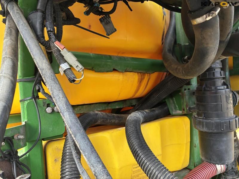 John Deere 840I sprayer 17
