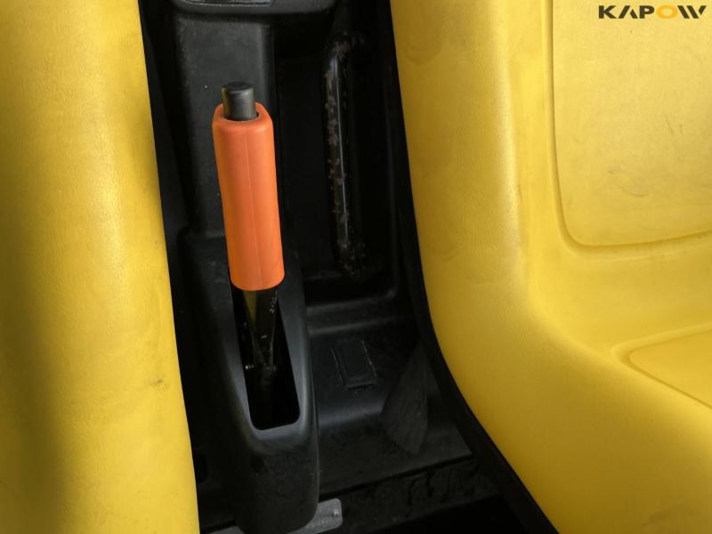 John Deere 850D Gator XUV 29