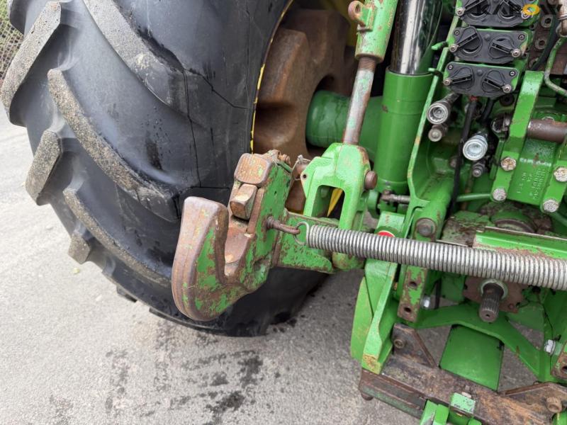 John Deere 8530 tractor 30