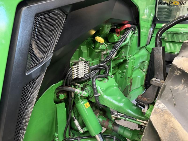 John Deere 8R 370 tractor 9