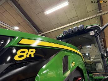 John Deere 8R 370 tractor