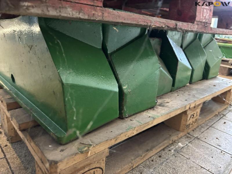 John Deere basic weight blocks 17