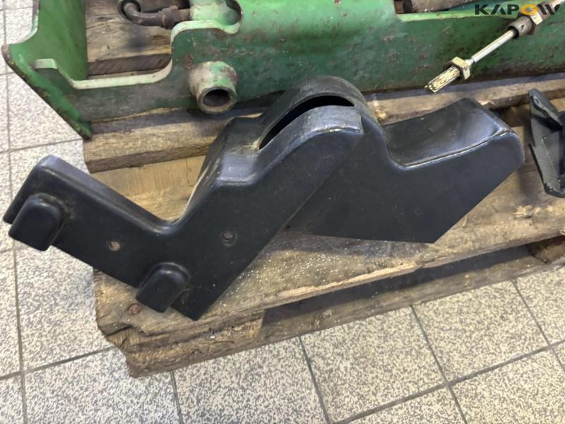 John Deere hitch towing bracket 21