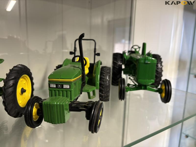 John Deere model tractors 4