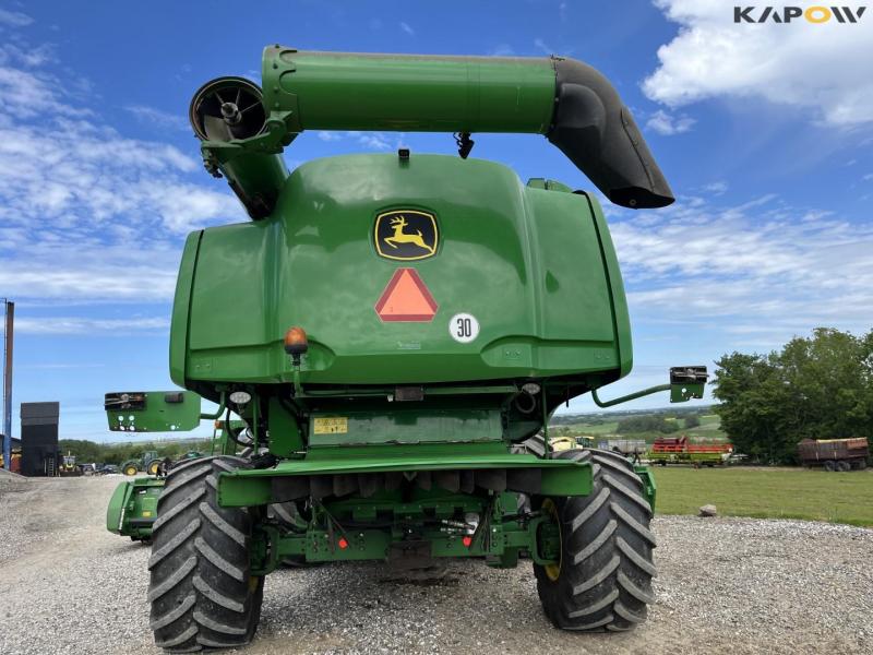 John Deere S690i combine with 630R 30-foot header 6