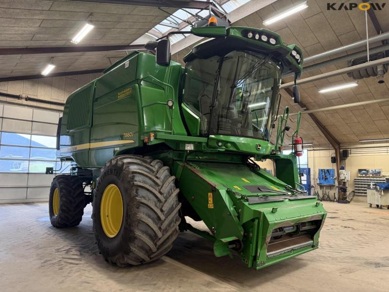John Deere T660i with 30 foot header 3