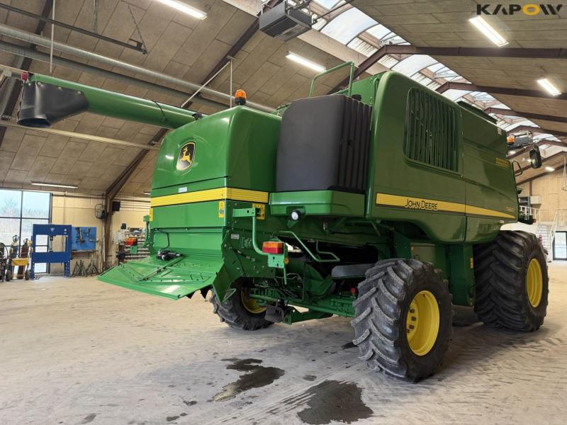 John Deere T660i with 30 foot header 4