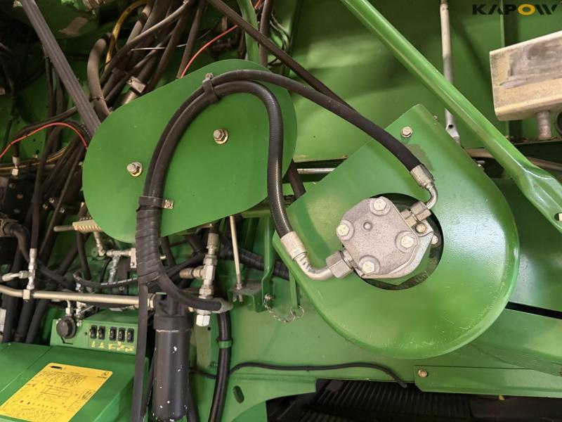 John Deere T660i with 30 foot header 41