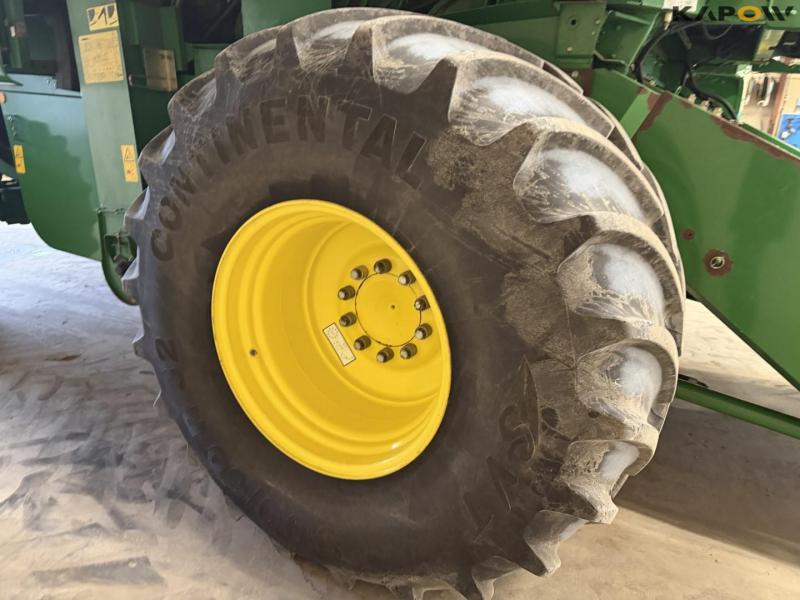 John Deere T660i with 30 foot header 59