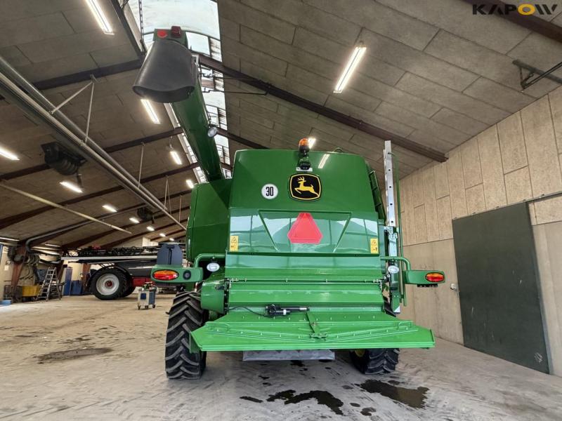 John Deere T660i combine with 30ft draper header 5