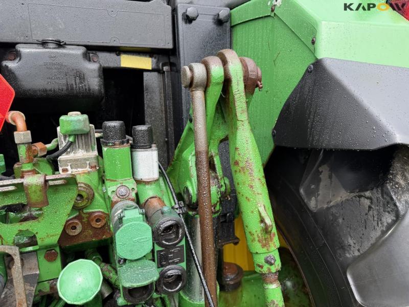 John Deere tractor 33