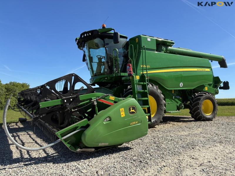 John Deere W660i combine harvester 1