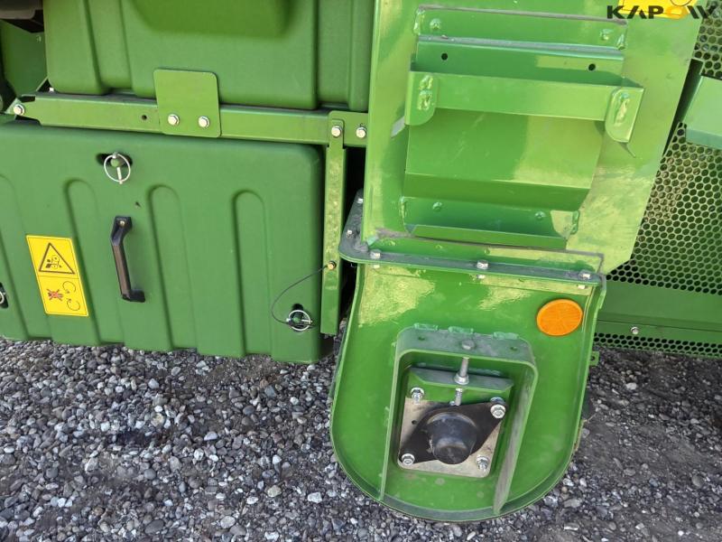 John Deere W660i combine harvester 26