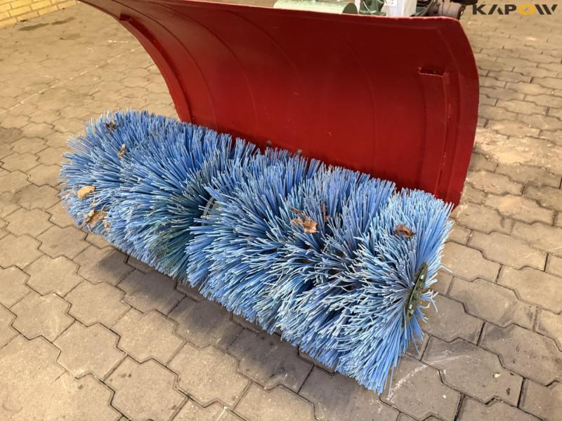 Jrus tool carrier with broom 9