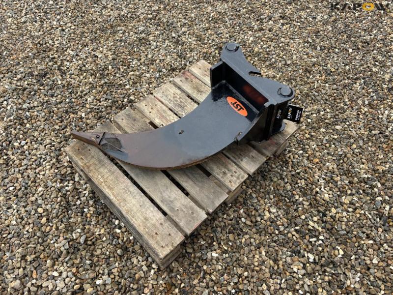 JST ripper tooth with S40 hitch 7