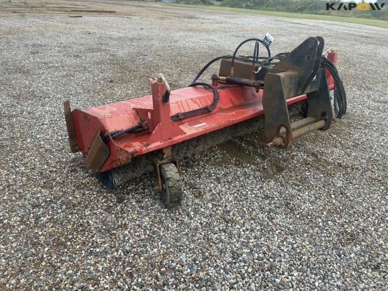 JST hydraulic broom with three-point hitch 4