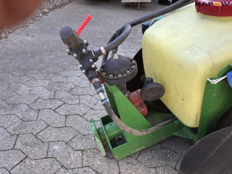 Christmas tree sprayer 9