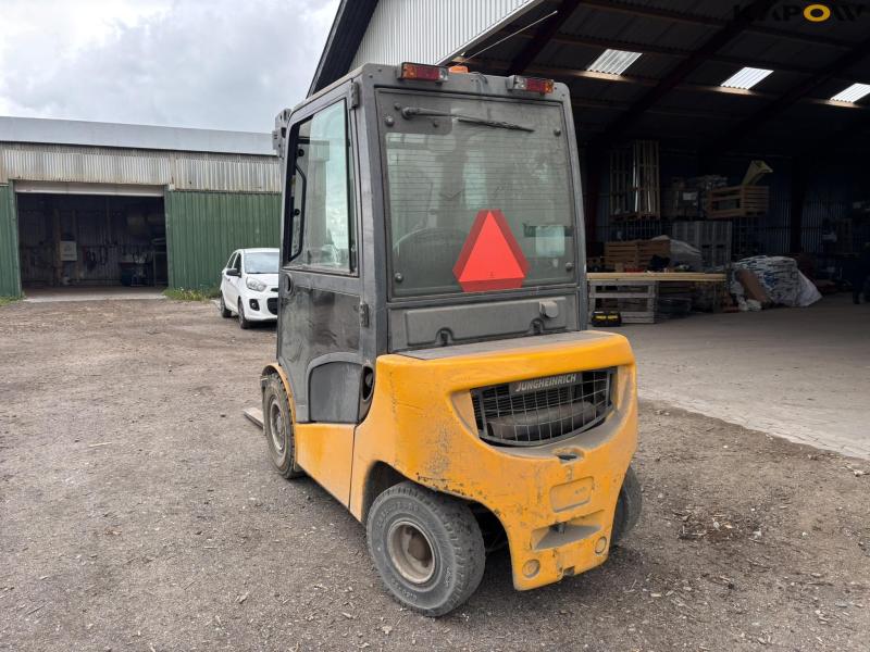 Jungheinrich 425 330ZT forklift diesel 7