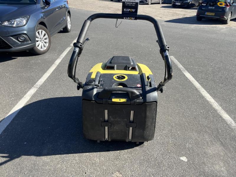 Kärcher KM75/40W sweeper 6