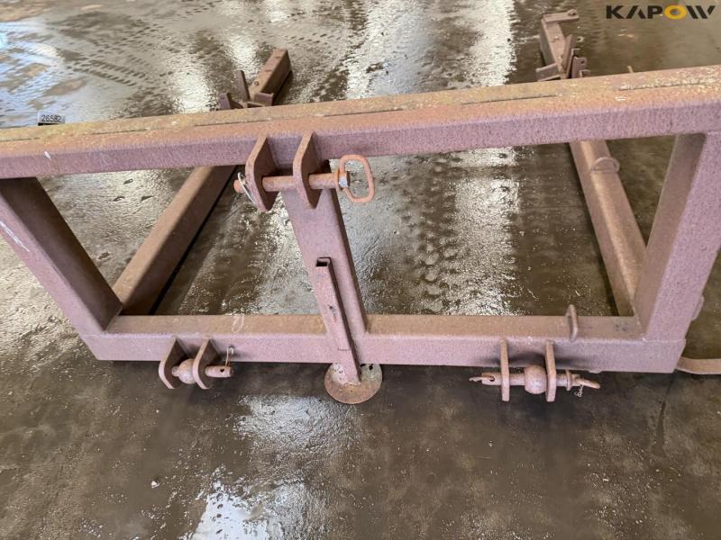 Cable spreader with three points 13