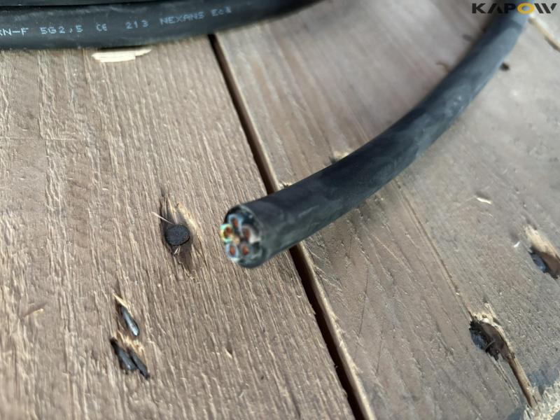 Cable drum with rubber cable 3