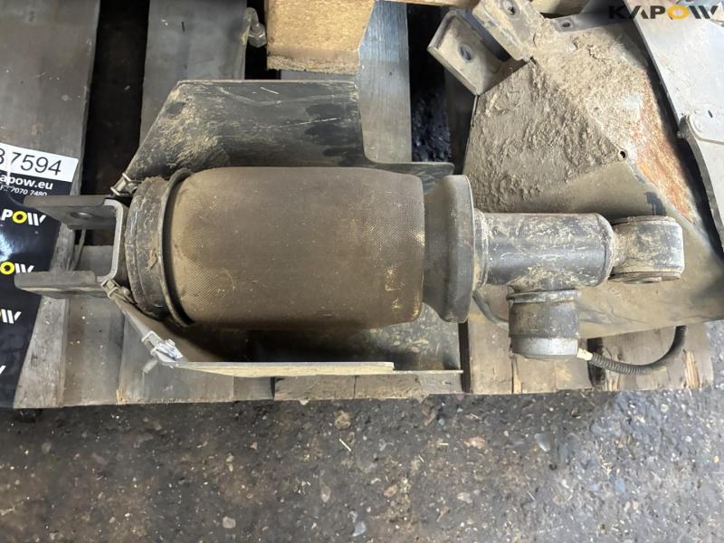 Cabin air suspension for Valtra S4 series 8