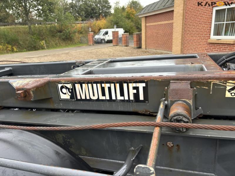 Trailer with multilift hooklift 28