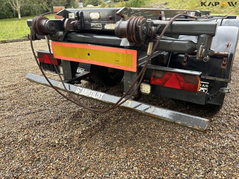 Trailer with multilift hooklift 32