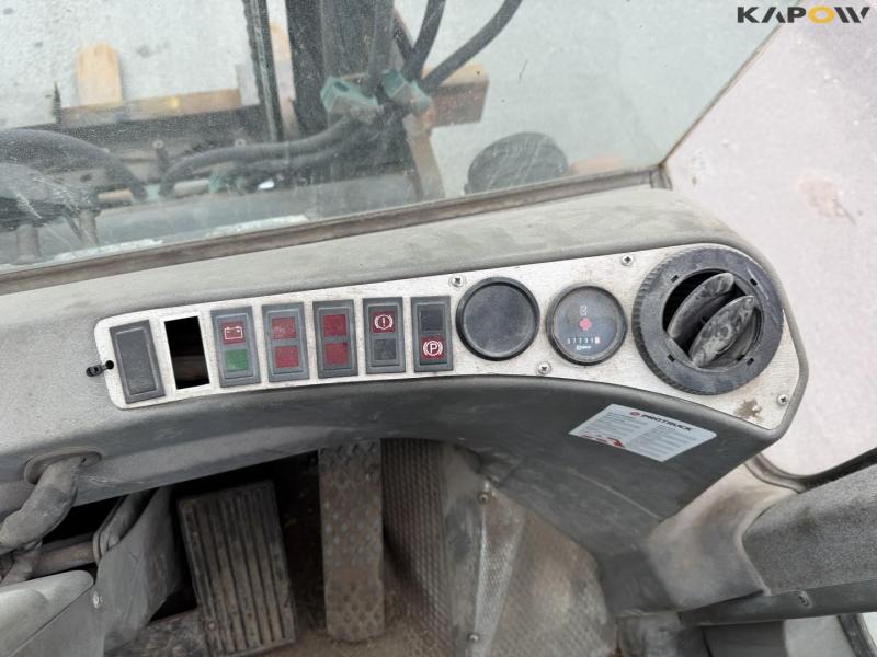 Kalmar DCD556 forklift 27