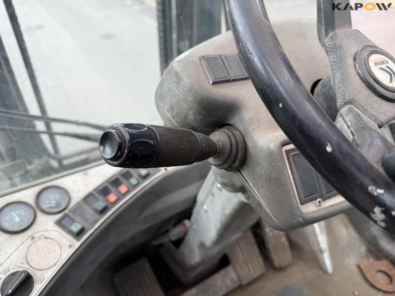 Kalmar DCD556 forklift 33