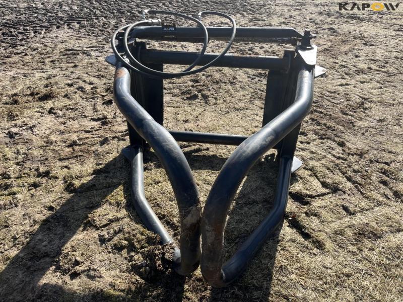 Kelfri bale grab with Euro hitch 2