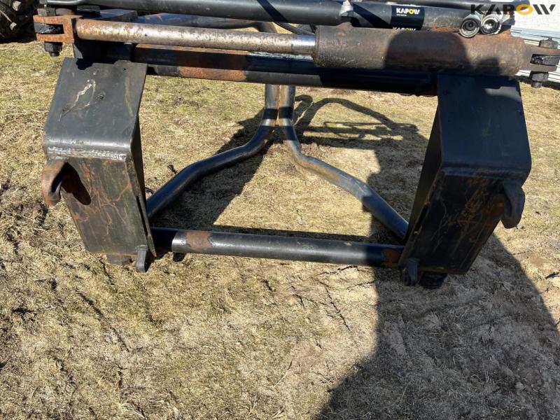 Kelfri bale grab with Euro hitch 11