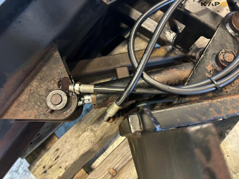 Kirk K18200 feed scraper with Weiidermann hitch 12