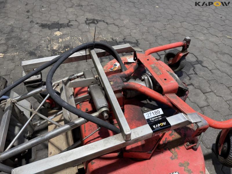 Cutting table with skid steer hitch 16