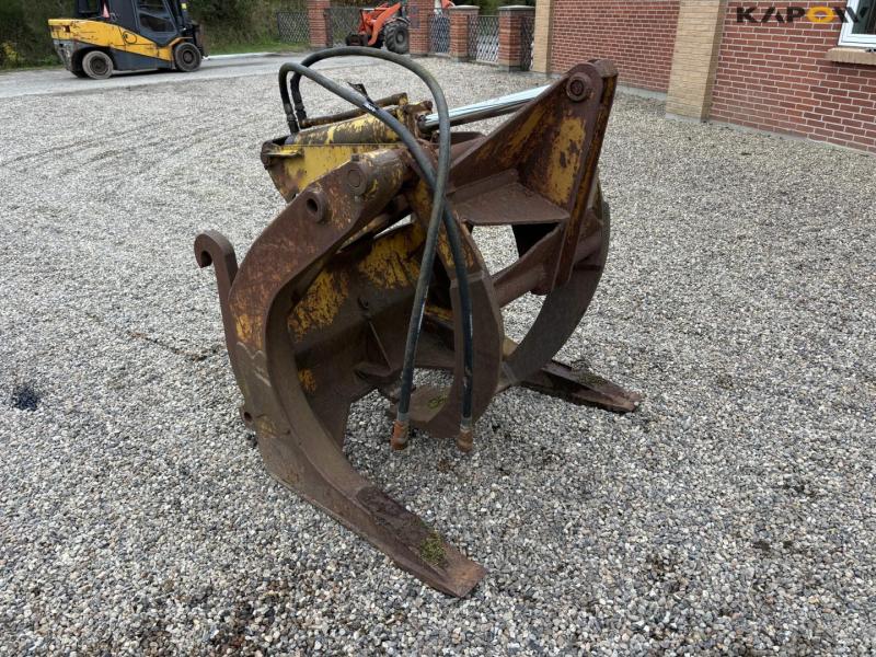 Trunk claw with Volvo hitch 7