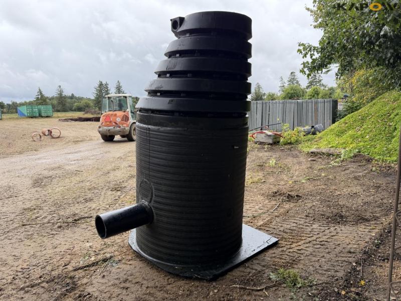 Plastic sewer manhole 6