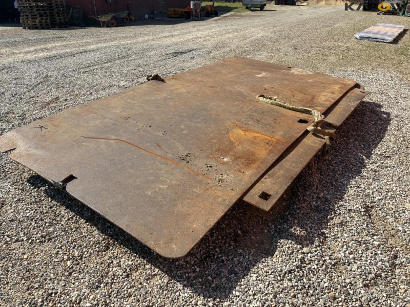 Driver's plates 4