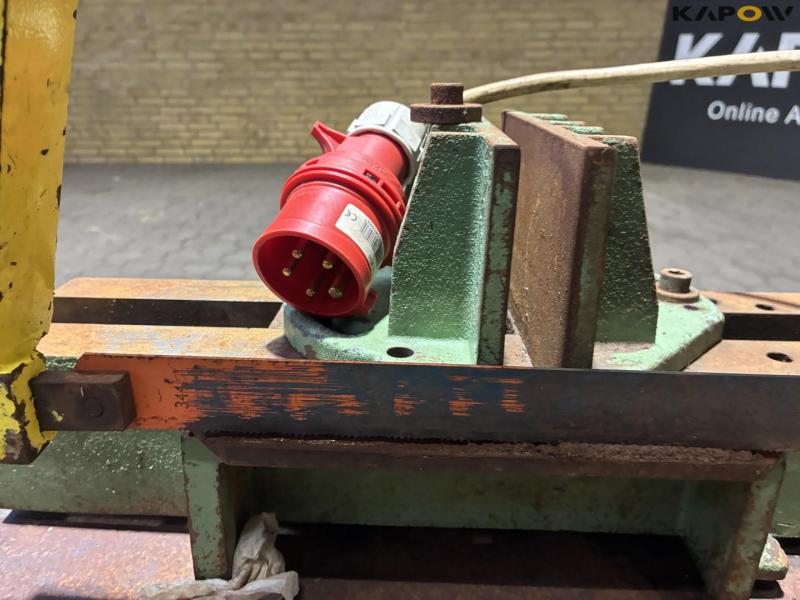 Cold saw 17