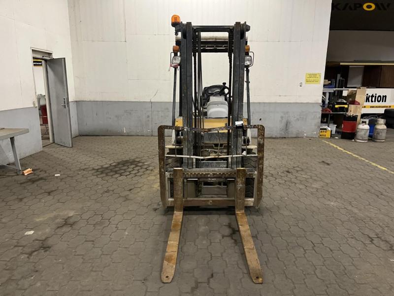 Komatsu FD25T-14 forklift 2