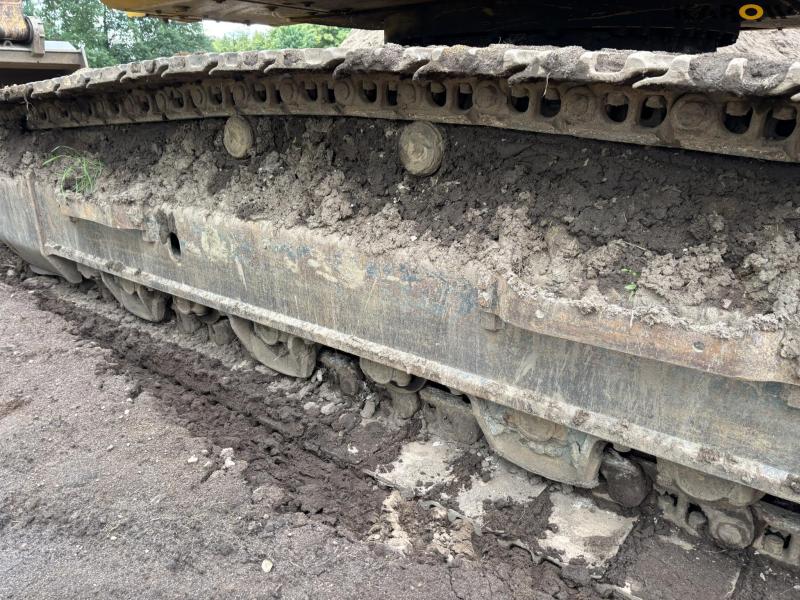 Komatsu PC 450 LC-8 excavator 47