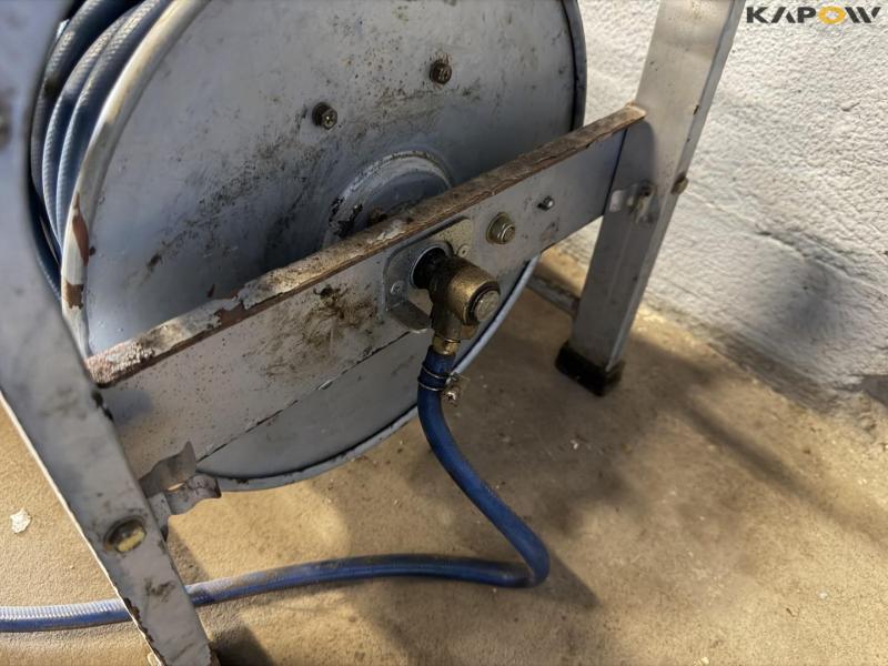 Compressor with hose reel 6