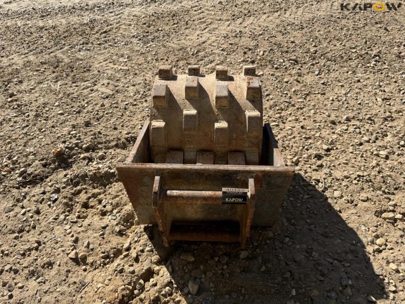 Compaction wheel with Hydrema hitch 6