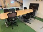Conference table with 6 chairs and screen 4