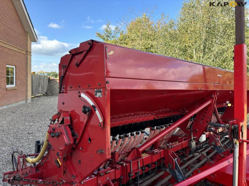 Kongskilde Demeter Classic 4000A seed drill 37