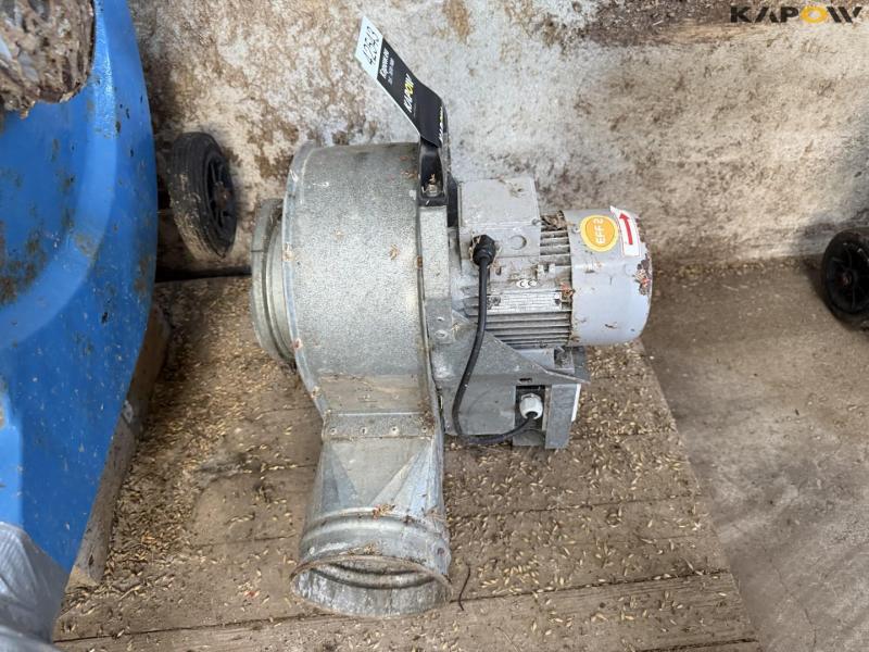 Kongskilde grain blower 16