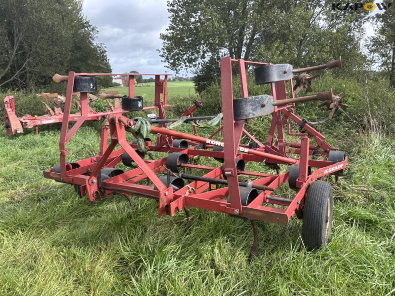 Kongskilde Vibroflex 17-tooth stubble harrow 1