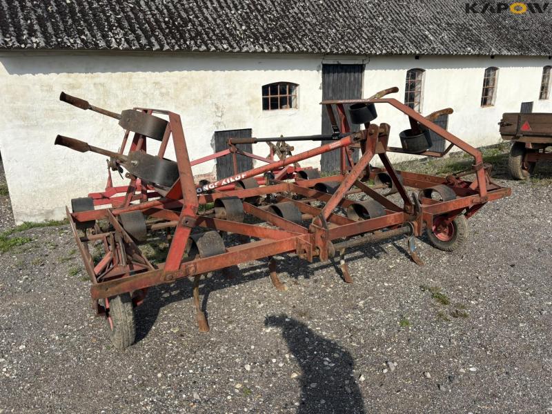 Kongskilde Vibroflex 17 TDS. with spades roller after harrow 3