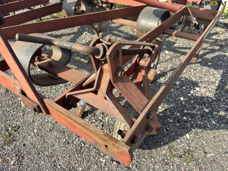 Kongskilde Vibroflex 17 TDS. with spades roller after harrow 9