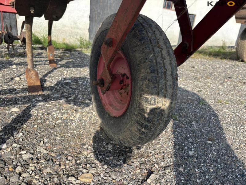 Kongskilde Vibroflex 17 TDS. with spades roller after harrow 13