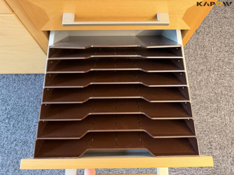 Office furniture 16